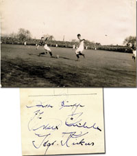 (1899-1969) S/W-FotopPostkarte mit original Signatur von Adolf Hschle (1 DFB Fuball Lnderspiel 1920 SUI; Kickers Stuttgart) auf der Rckseite in Tinte. Die Postkarte zeigt eine Spielszene der Stuttgarter Kickers mit Adolf Hschle ca. 1922, 14x9 cm.<br>-