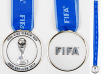 FIFA U-20 World Cup New Zealand 2015. Fr den 2.Platz von Brasilien. Bronze, versilbert, 5 cm mit original Seidenband.<br>-- Schtzpreis: 240,00  --