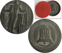 Offizielle Teilnehmermedaille fr die Olympischen Sommerspiele von Berlin 1936 (v. Otto Placek). 7 cm, Bronzegu. Mit original Pappetui mit goldprgtem Logo der Olympiade 1936.