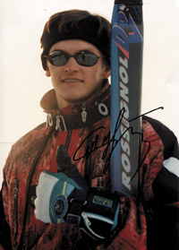 (1970-1995) Farbfoto mit original Signatur von Sergej Schupletsov (RUS). 2facher Weltmeister 1991 + 1993 und Silbermedaillengewinner bei den Olympischen Spielen 1994 im Ski Freeytyle - Buckelpiste, 18x13 cm.