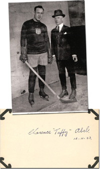 (1900-1964) Karteikarte mit original Signatur von Clarence Taffy Abel (USA). Silbermedaille im Eishockey bei den Olympischen Spielen 1924 mit der USA. NHL Profi mit 371 Einstzen in der NHL fr  	New York Rangers und 	Chicago Black Hawks. Mit diesen beid