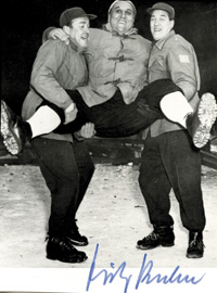 (1919-2005) S/W-Foto mit Originalsignatur von Fritz Kuhn (GER) Viererbob-Goldmedaillengewinner Olympische Winterspiele 1952, 13,5x9,5 cm.