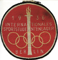 Groer mehrfarbig besticktes Stoffabzeichen 1936 Internationales Sportstudentenlager Berlin, 13,5 cm.
