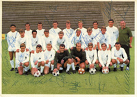 Bergmann-Sammelbilder Sport-Bild 68 (15x10 cm) Borussia Mnchengladbach von ca.1968 mit 17 Originalsignaturen der Spieler.