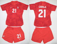 Original Match issued Trikot und Hose der Frauennationalmannschaft von Kanada getragen von der Goldmedaillengewinner Gabrielle Carle, die whrend des Endspieles des Funallturniers der Olympischen Spielen 2020 Schweden v Kanada (1:1; 3:4 n.E.) auf der Rese