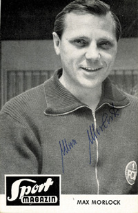 (1925-1994) S/W-Autogrammkarte "Sport Magazin" mit original Signatur vom Weltmeister 1954 Max Morlock(26 A-LS). 14x9 cm.<br>-- Schtzpreis: 40,00  --