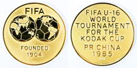 FIFA Under-16 World Tournament form the Kodak Cup PR China 1985. Bronze, vergoldet,  5 cm. In original Box.<br>-- Schtzpreis: 140,00  --