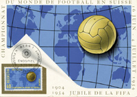 Vierfarbige Postkarte zum FIFA Jubilum 1904-1954. Mit Sondermarke und Sonderstempel zum Endspiel der Fuball - Weltmeisterschaft 1954 am 4.7.54. 14,5x10,5 cm.