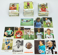 Ca. 400 - 500 original signierte Bundesliga (1. + 2.Liga) Autogrammkarten aus der Zeit von 1980 -1996.<br>-- Schtzpreis: 250,00  --