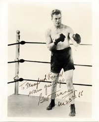 (1897-1978) S/W-Foto mit original Autograph vom Box-Weltmeister 1926-28 der USA Gene Tunney (Schwergewicht). 25x20,5 cm.