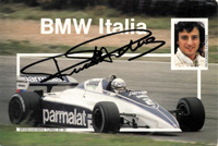 Farbautogrammkarte mit original Signatur von Riccardo Patrese (ITA). Formular-1 Fahrer mit 6 Garnd Prix Siegen und Vizeweltmeister 1992, 15,5x10,5 cm.