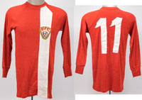 Match worn shirt Trikot des BFC Dynamo Berlin mit der Rckennummer 11. Getragen von Norbert Johanssen am 3.11.1971 in Berlin im Achtelfinal Spiel um den Europapokal der Pokalsieger BFC Dynamo Berlin v Beerschot VAV - Belgien (3:1). Nach dem Spiel wurde das