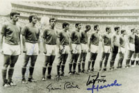 Groreprofoto "Vize-Weltmeister 1970 Italien" mit 6 Originalsignaturen der Spieler, 30,5x20 cm.