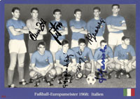 AGON Big Card "Fuball - Europameister 1968: Italien" mit 7 original Signaturen der Spieler von Italien, 21x14,5 cm.