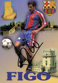 Farb-Autogrammkarte vom FC Barcelona mit origianl Signatur von Luis Figo. Fuballlende und Nationalspieler von Portugal (127 LS), 17x12 cm.<br>-- Schtzpreis: 40,00  --