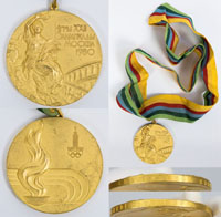 Goldmedaille fr den 1.Platz im Modernen Fnfkampf bei den Olympischen Spielen Moskau 1980 von Pawel Lednjow (1943-2010) mit der Mannschaft der UdSSR. (Entwurf von Ilya Postol) mit Randgravur in kyrillischer Schrift "??????????? ?????????" (Moderner Fnfka