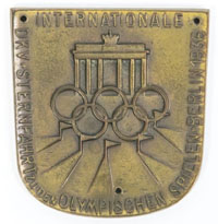 Offizielle Plakette fr die "Internationale DKV-Sternfahrt zu den Olympischen Spielen Berlin 1936" (Deutscher Kanuverband). Leichmetall, 5x5 cm.<br>-- Schtzpreis: 120,00  --