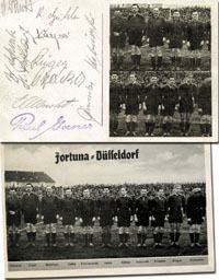 S/W-Postkarte "Fortuna Dsseldorf" ca. 1940 mit den Namen der Spieler. Auf der Rckseite mit 10 original Signaturen der Spieler: Hans Pickartz (+1969), Stanislaus Kobierski (1910-1972), Ernst Albrecht (+1976), Kurt Krber (+2003), Rudi Ghler, Bernhard Klu