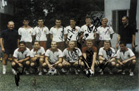 Farbmannschaftsfoto des FC Bayern Mnchen von 1973 mit 13 original Signaturen der Mannschaft von 1973, 30x20 cm German Football.<br>-- Schtzpreis: 80,00  --