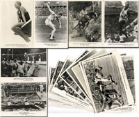 Olympic Games 1936. 17 B/W-Pressfotos Jesse Owens<br>-- Estimatin: 250,00  --