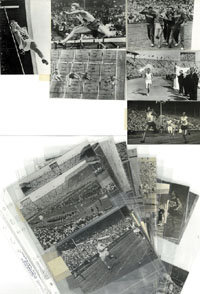 26 original S/W-Pressefotos von den Olympischen Spielen London 1948 (Central Press Photo) von den Wettbewerben in der Leichtathletik, je 15x10 cm.