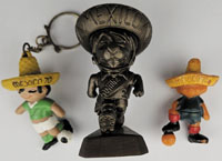 3x Maskottchen Fuball - Weltmeisterschaft 1970Willie goes to mexico 1970. Farbige Kunststofffigur. Offizielles Maskottchen des World Cup 1970 und WM-Maskottchen der englischen Mannschaft fr 1970. 7,5x5 cm.<br>-- Schtzpreis: 40,00  --