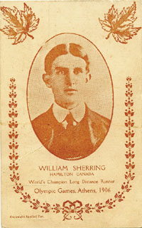 S/W-Postkarte mit dem Portrt des Goldmedaillengewinners bei den Olympischen Spielen 1906 im Maratthon. Mit der Aufschrift William Sherring Worlds Champion Long Distnace Runner. Olympic games, Athens, 1906" 13,6x8,6 cm.