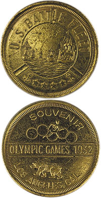 Souvenir Mnze "so-called-Dollar" mit der Aufschrift Souvenir der Olympic Games 1932 in Los Angeles, Cal. Auf der Vorderseite: U.S. Battle Fleet. Metall vergoldet, 3,9 cm.