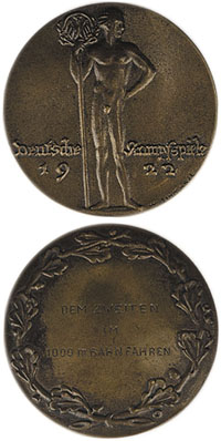 Siegermedaille Deutsche Kampfspiele 1922 in Berlin. Rckseite mit Gravur: Dem Zweiten im 1000 m Bahnfahren" (Radsport). Bronze, 6,8 cm.