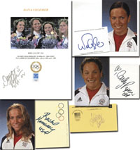 Goldmedaille fr die USA im Schwimmen Frauen in der 4x200 Freistilstaffel bei den Olympischen Spielen 2004. Originalsignaturen von: Natalie Coughlin (2004 Gold 100 m Rcken, 2x Silber 4x100 m Frei + 4x100 m Lagen, Bronze 100 m frei); Carly Piper (Raritt);