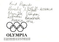 (1954-1996) Sammlerbeleg mit original Signatur von Beverley Whitfield (AUS). Olympische Spiele 1972 Gold 200 m + Bronze 100 m Brust, 15x10,5 cm.<br>-- Schtzpreis: 50,00  --