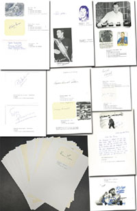 60 original Autographen von Medaillengewinner im Schwimmen bei den Olympischen Spielen 1964  (28x) und 1968 (32x). Auf unterschiedlichen Belegen. Schne Sammlung, 15x10 bis 6x5 cm.<br>-- Schtzpreis: 100,00  --