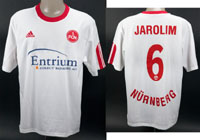 Original match worn Spielertrikot vom 1. FC Nrnberg mit der Rckennummer 6. Getragen von David Jarolim in einem Spiel der Fuball Bundesliga in der Saison 2002/2003. Jarolim ist 29-facher Nationalspieler von Tschechien. Status:ABC.<br>-- Schtzpreis: 200,