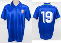 Original match worn Spielertrikot von Italien mit der Rckennummer 19. Getragen von Ruggiero Rizzitelli in einem Spiel der Fuball Europameisterschaft 1988 in Deutschland. Status:ABA.