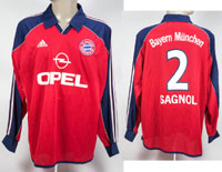 Original match worn Spielertrikot mit der Rckennummer 2. Getragen von Willy Sagnol am 28.10.2000 im Spiel der Fuball Bundesliga gegen den SV Werder Bremen; Werder - Bayern 1:1. Sagnol ist Vize-Weltmeister 2006. Status:AAC.