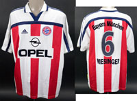 Original match worn Spielertrikot mit der Rckennummer 6. Getragen von Michael Wiesinger am 26.05.2001 im Freundschaftsspiel gegen die New York Metro-Stars. NY Metro Stars - Bayern 2:0. Stataus:AAC.