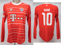 Original match worn Spielertrikot vom FC Bayern Mnchen mit der Rckennummer 10. Getragen von Leroy Sane am 19.04.2023 im UEFA Champions League Viertelfinal Rckspiel gegen Manchester City. Bayern - Man City 1:1. Sane ist 61-facher Nationalspieler. Status: