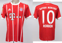 Original match worn Spielertrikot vom FC Bayern Mnchen mit der Rckennummer 10. Getragen von Arjen Robben am 10.03.2018 im Spiel der Fuball Bundesliga gegen den Hamburger SV. Bayern - HSV 6:0. Robben ist 96-facher Fuball Nationlspieler von den Niederlan