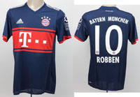 Original match worn Spielertrikot vom FC Bayern Mnchen mit der Rckennummer 10. Getragen von Arjen Robben am 07.04.2018 im Spiel der Fuball Bundesliga gegen den FC Augsburg. Augsburg - Bayern 1:4. Robben ist 96-facher Fuball Nationlspieler von den Niede